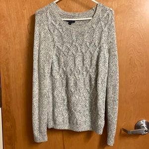 Cozy gray Tommy Hilfiger sweater